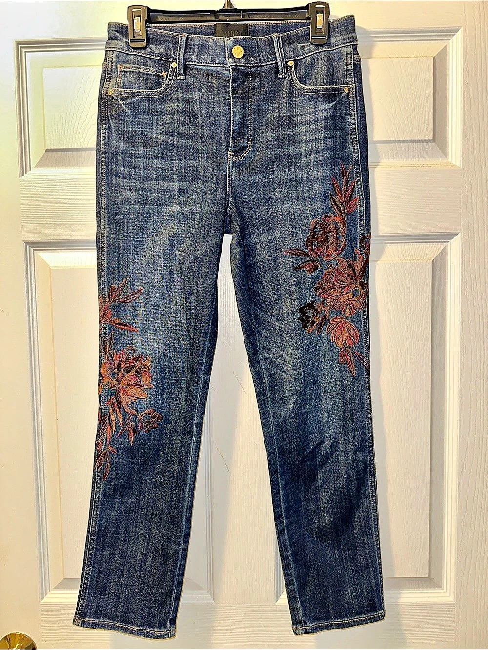 WHBM White House Black Market Floral Embroidered High-Rise Straight Jeans Size 6